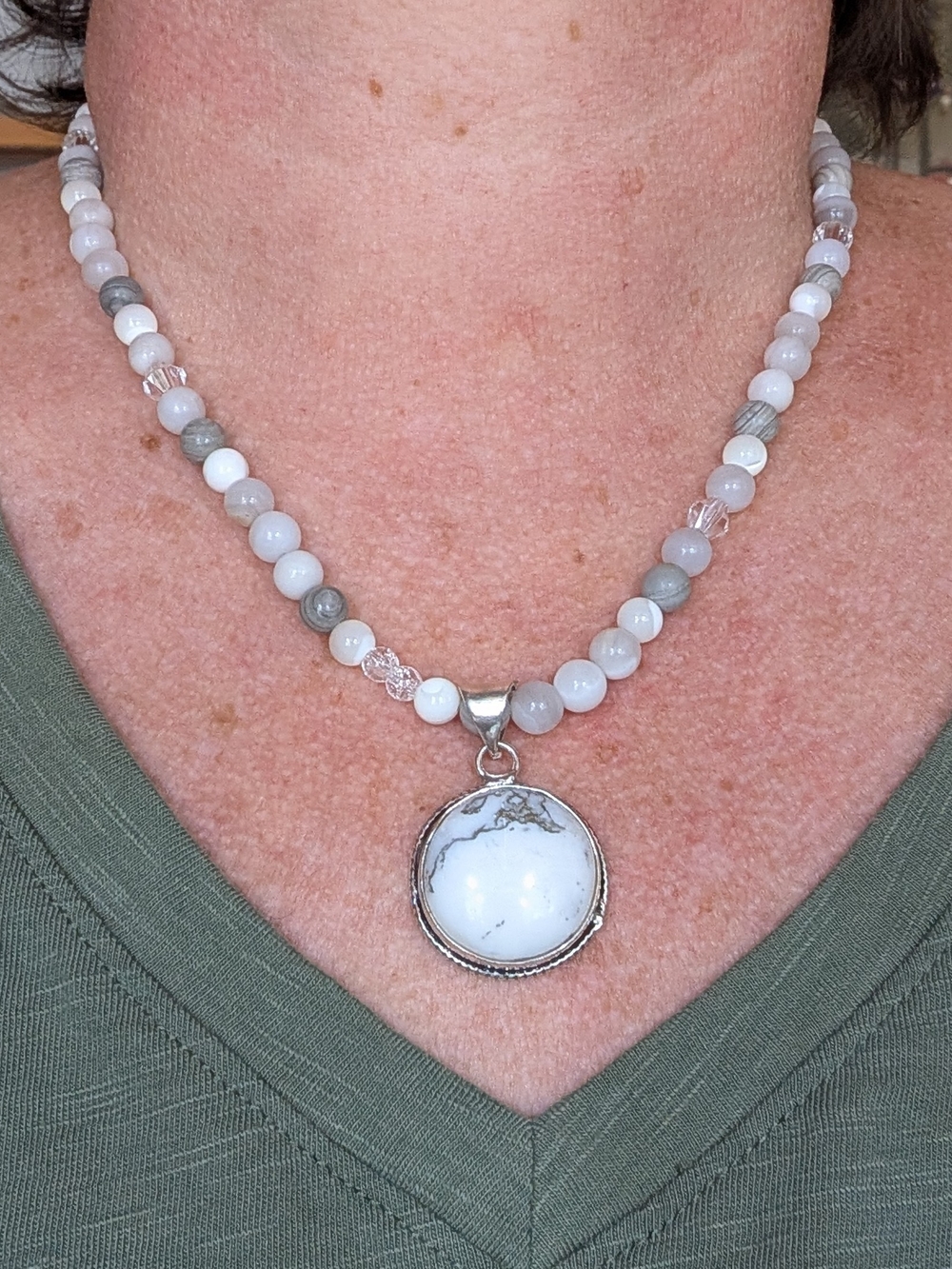 White Howlite Pendant Beaded Necklace